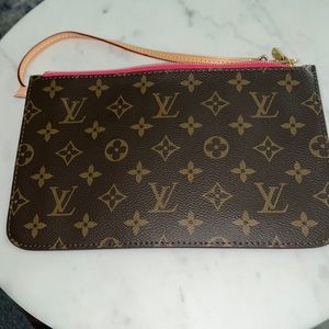 Louis Vuitton Neverfull Pouch/Wristlet Monogram Pivone Cerise Canvas Wristlet